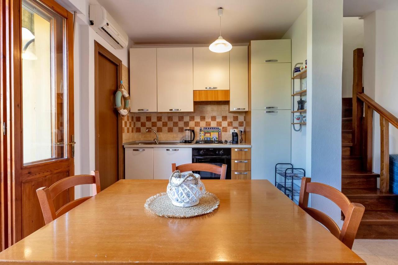 Dea Fertilia. Casa Indipendente Con Vista Mare. 2