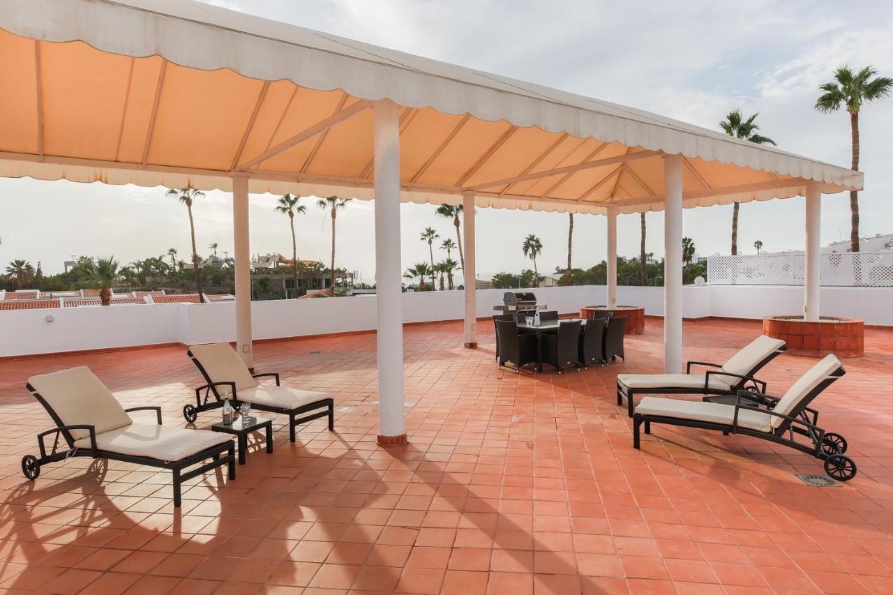 100 Island Village Julia 2