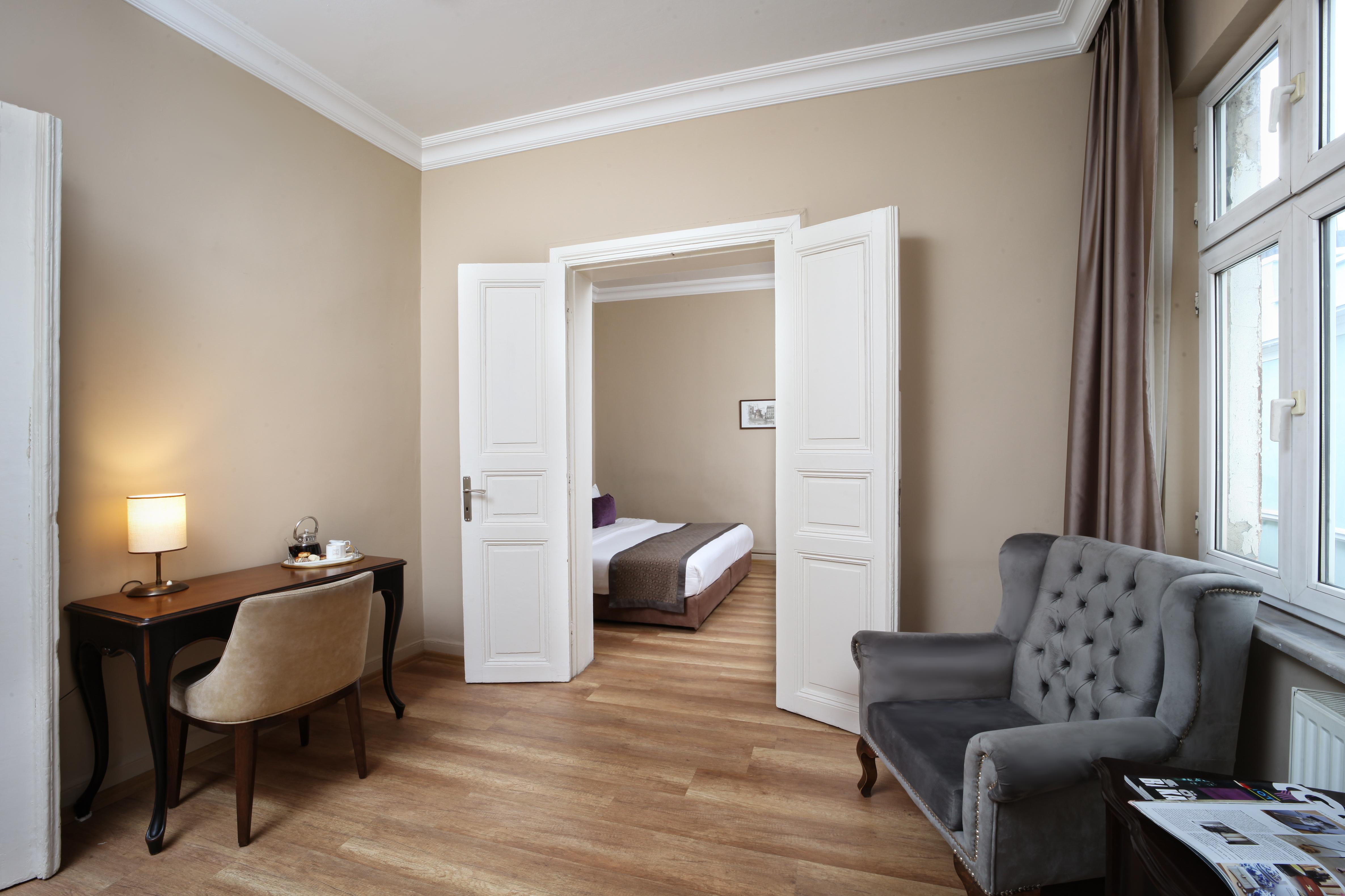 Meroddi Galata Flats