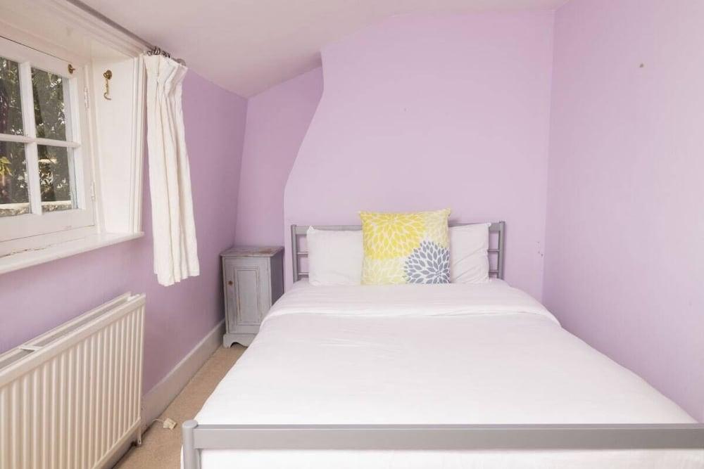 The Angel Place Hideaway - Fair 4bdr House with Terrace 2