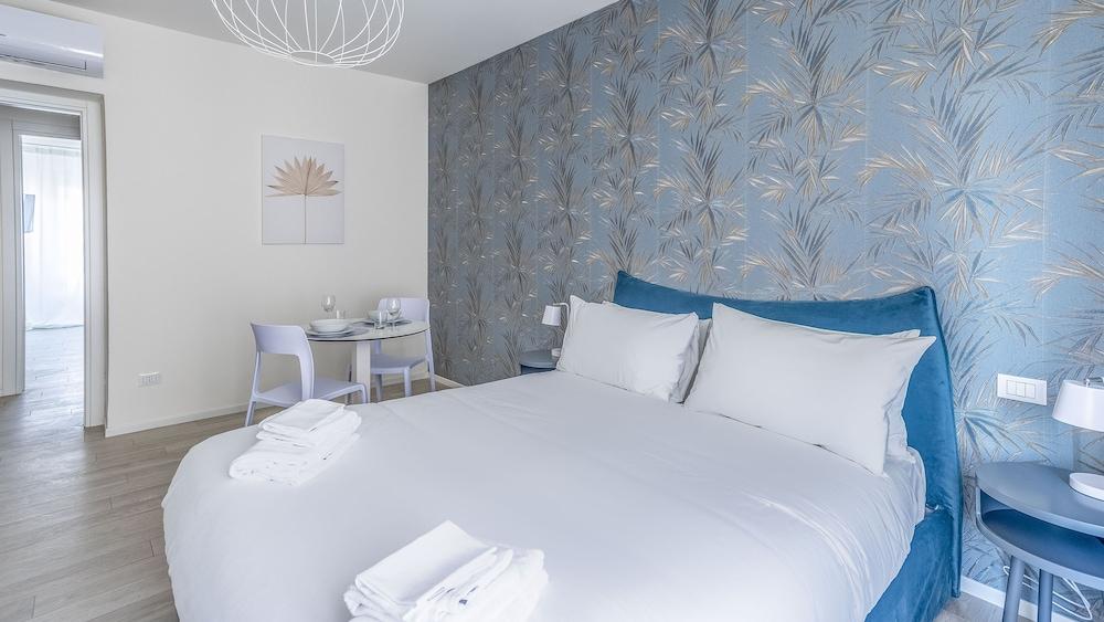 Italianway - the B Village New