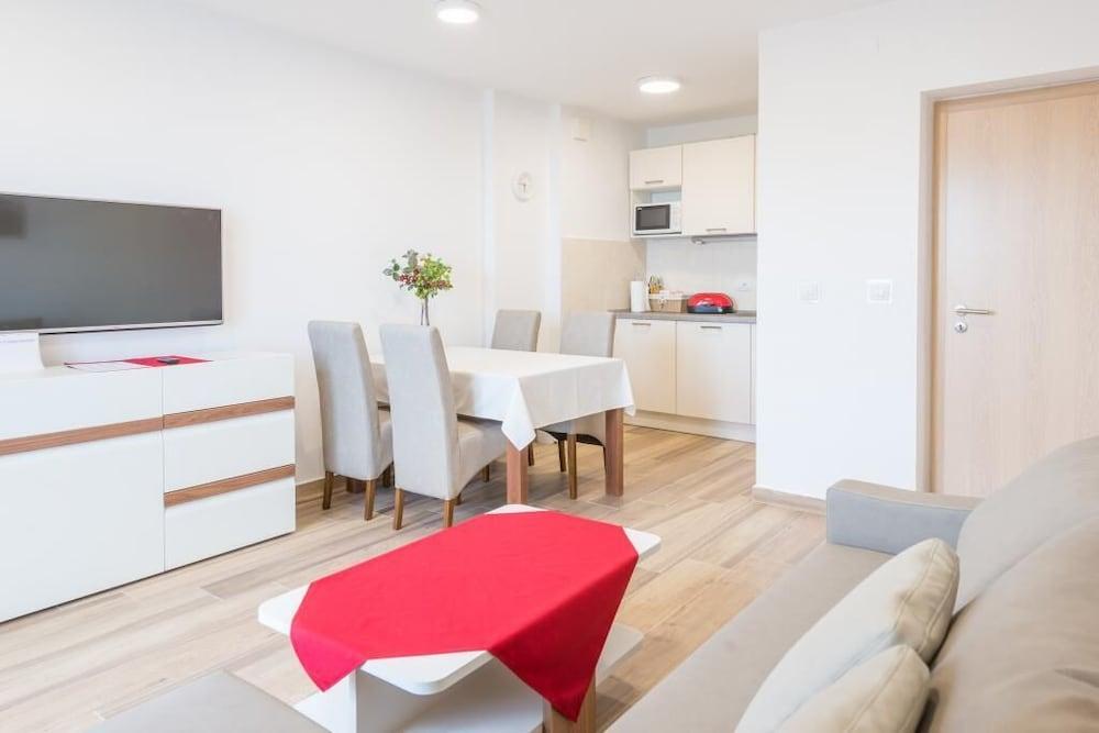 Apartment Luce Royal 2