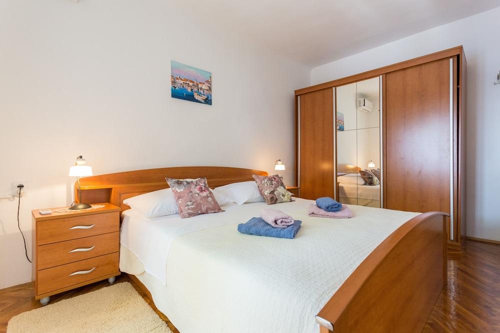 Sea View Apartments - Perovic 2