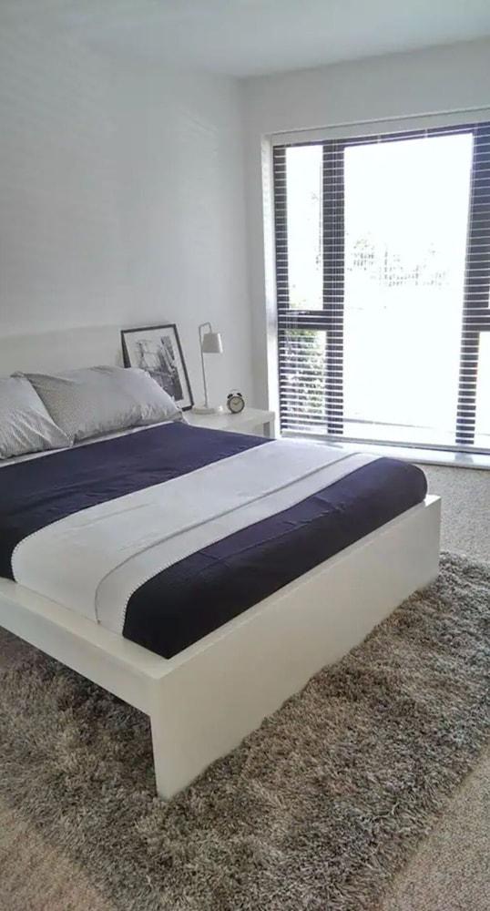 Radiant 2 Bedroom Apartment in East London