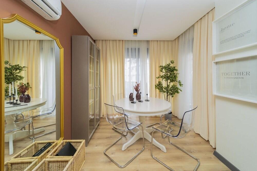 Sleek And Central Apartment in Muratpasa 2