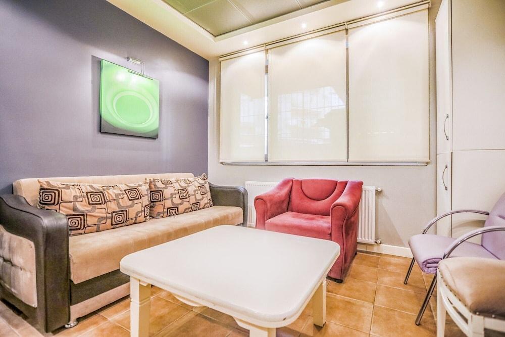 Centrally Located Apartment in Fatih 1