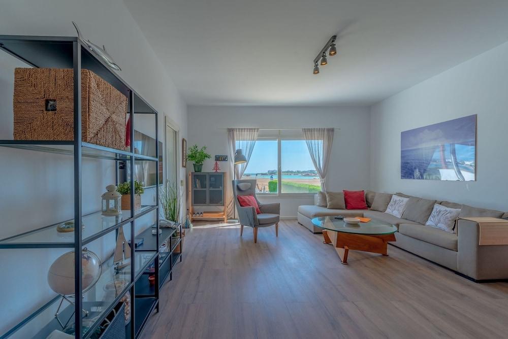 Vesta - Superior Apt - 3br - White Apartments 2