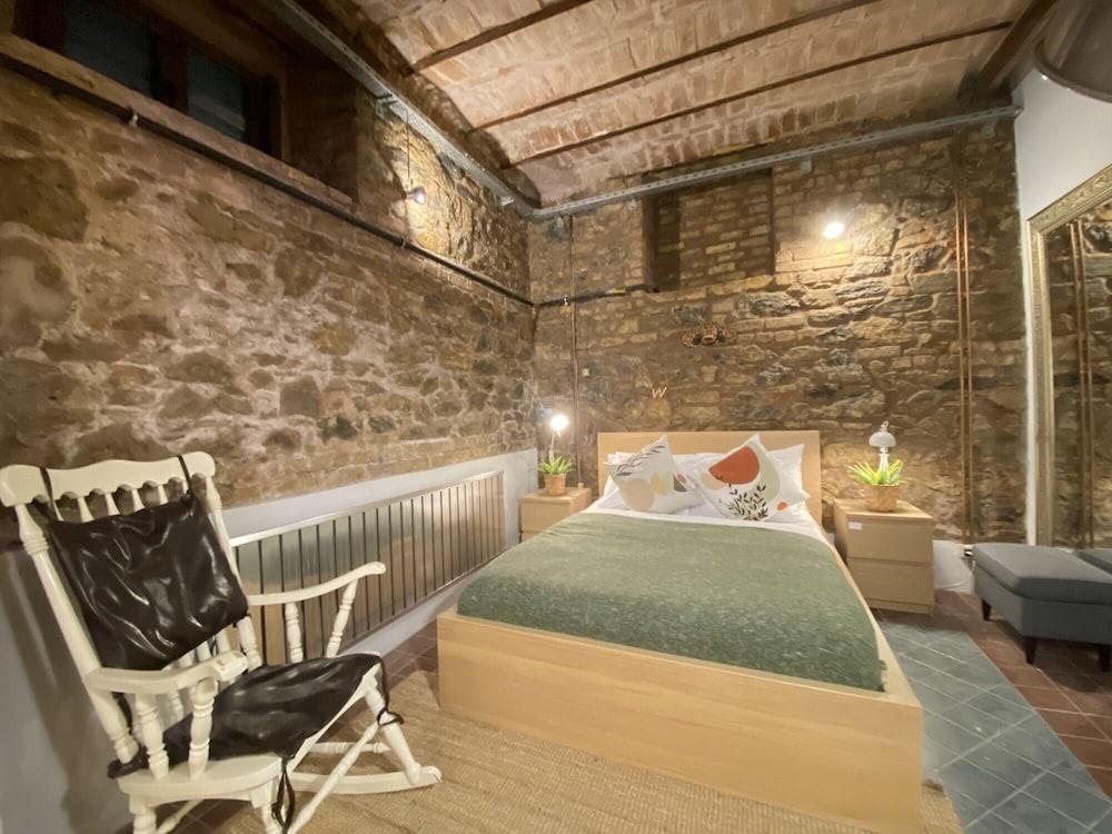 Centrally Located Historical Flat in Beyoglu 2