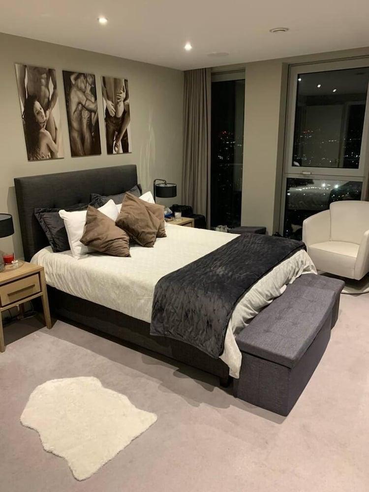 Charming 2-Bed Apartment in London 2