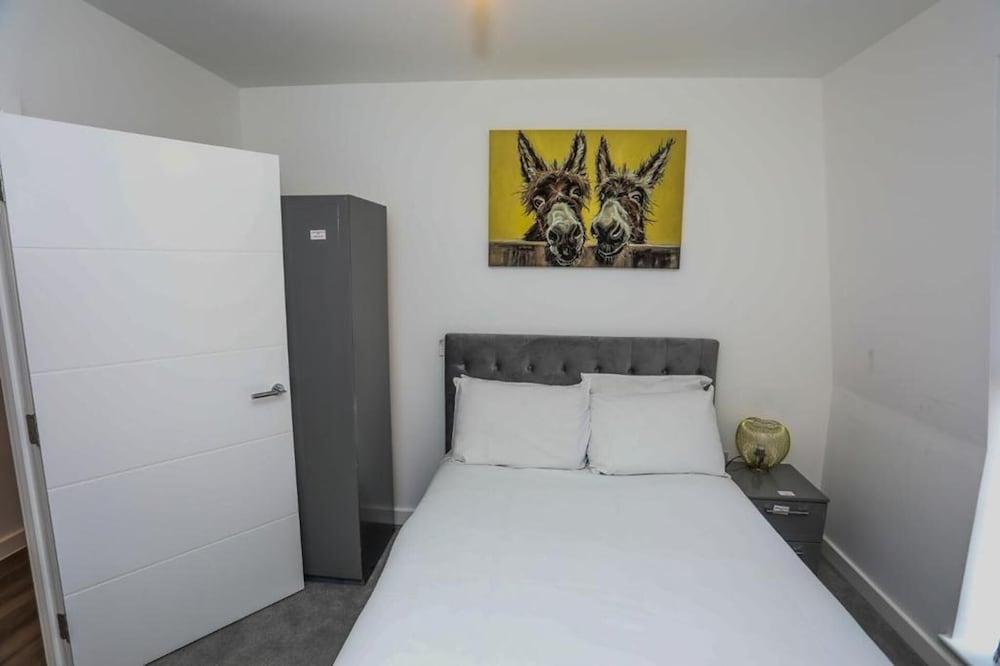 Immaculate 2-Bed Apartment in London 1