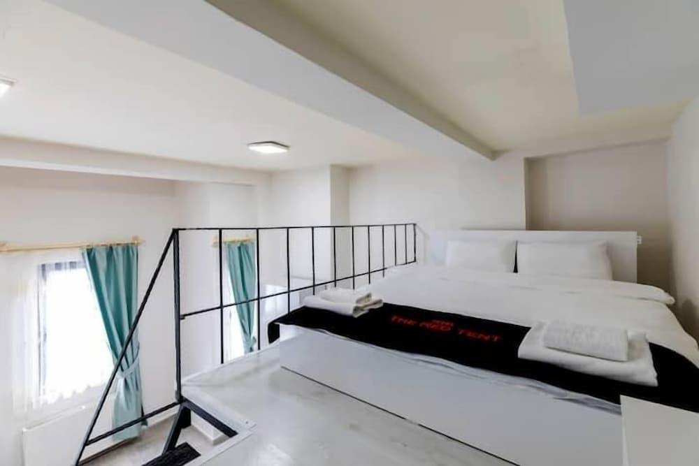 The Red Tent Suite 88