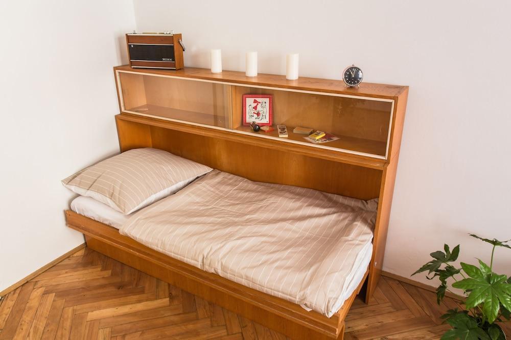 Central Retro Apartment 2