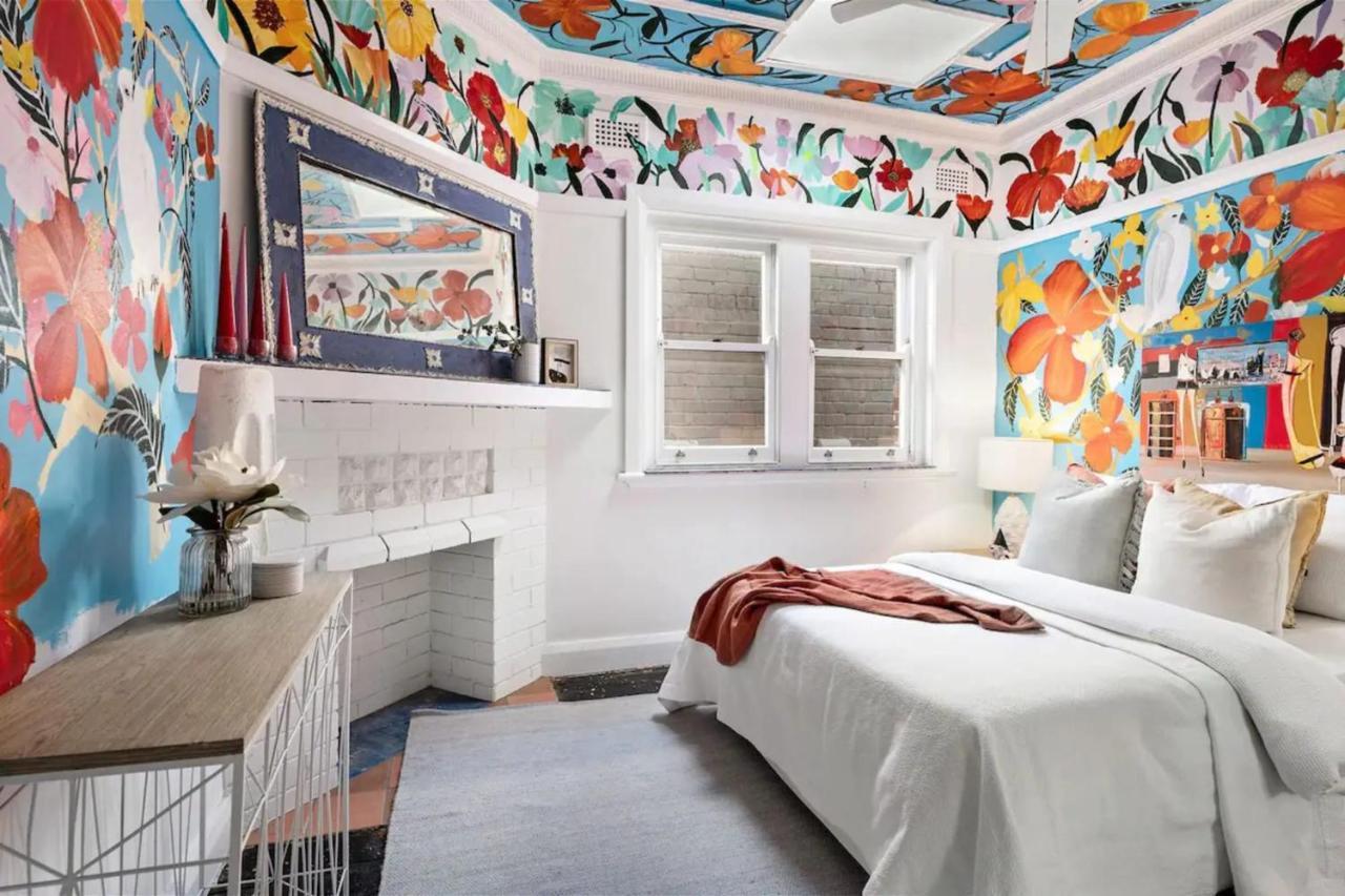 Harbourside Pad with Waterfront Views 2