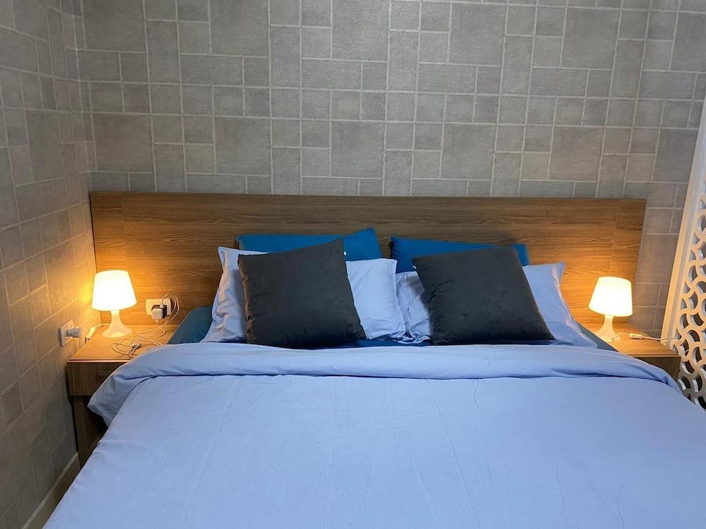 Pool View Apart at British Resort 221 2