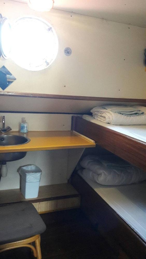 Intersail Hostel Amsterdam 1