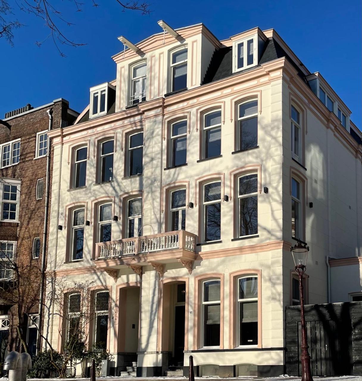 Spinoza Suites (Adults Only)