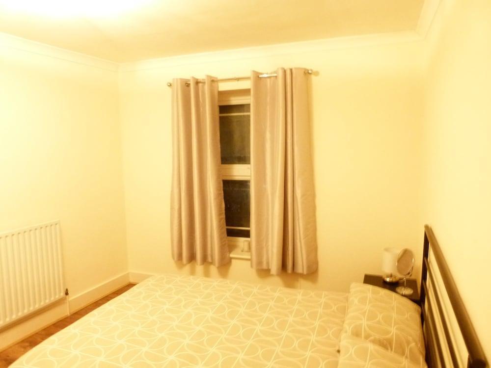 Ss Property Hub - Canary Wharf Apartment 2