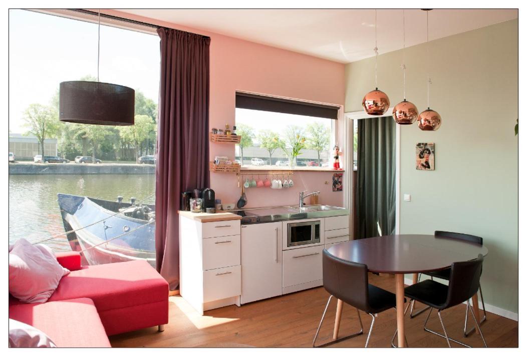 Private Guesthouse Bnb the Waterhouse Houseboat 2
