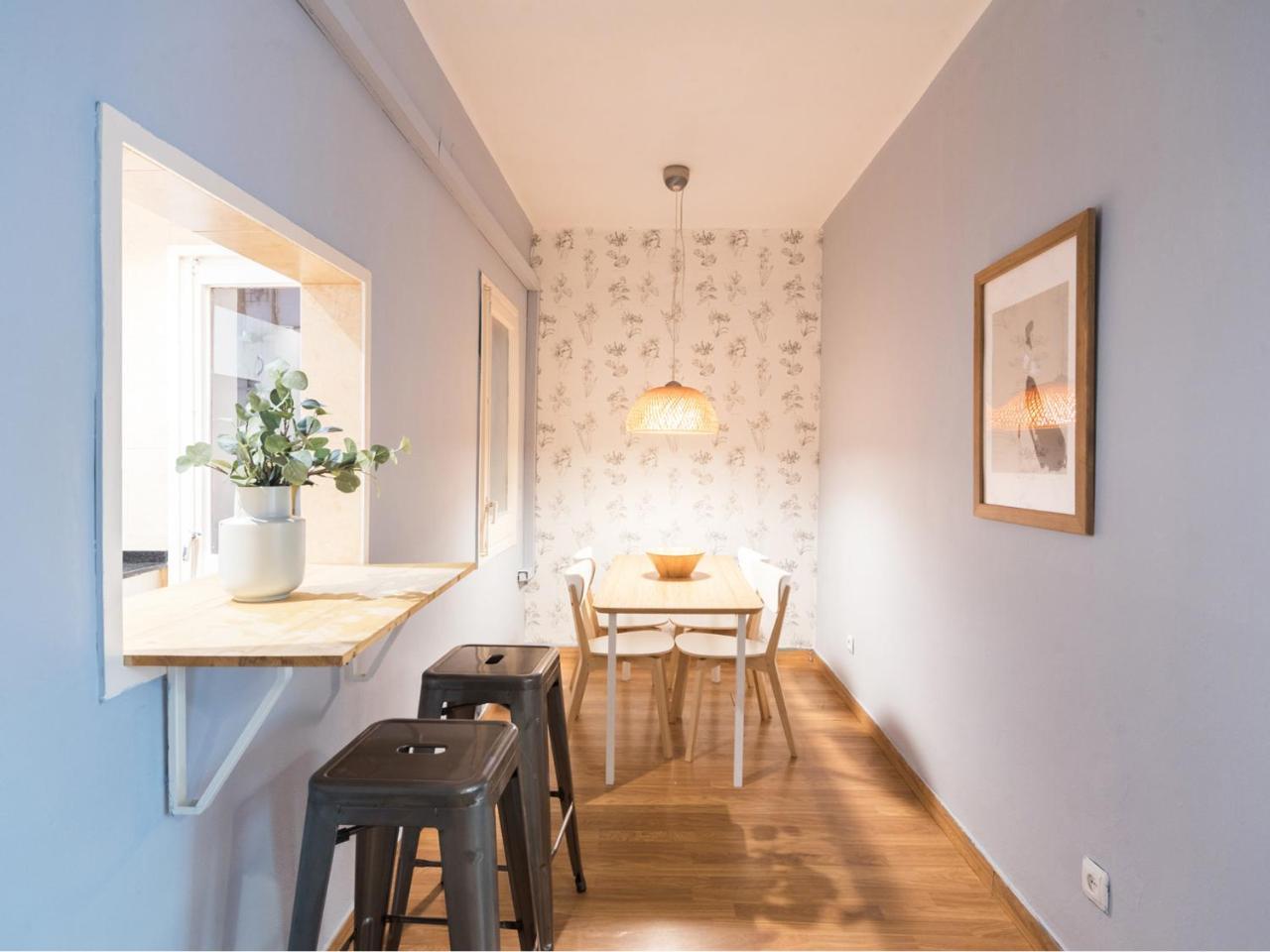 Comfortable 3 Bed Apt Next To the Sagrada Familia 1