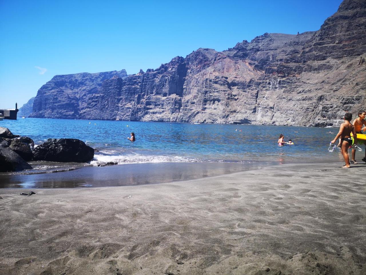 Romantic Retreat with Marine View 1