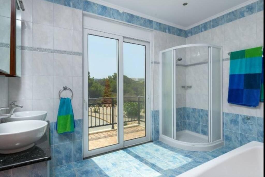 Luxuriose Villa Mit Meerblick 1