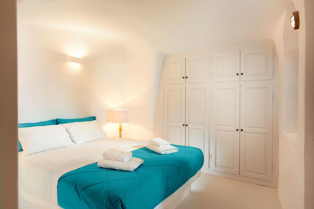 Aeifos Traditional Houses 1