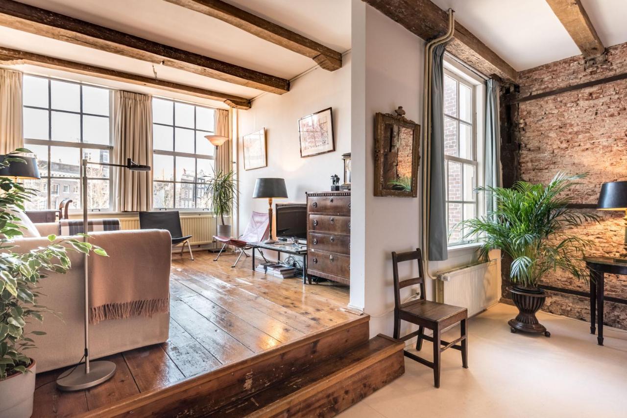 Classy Room 17th C Canalhouse 2