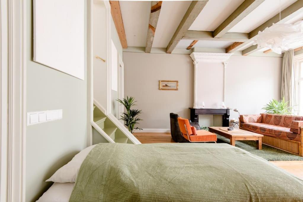 Stunning Apartment in the Center of Old Amsterdam 1