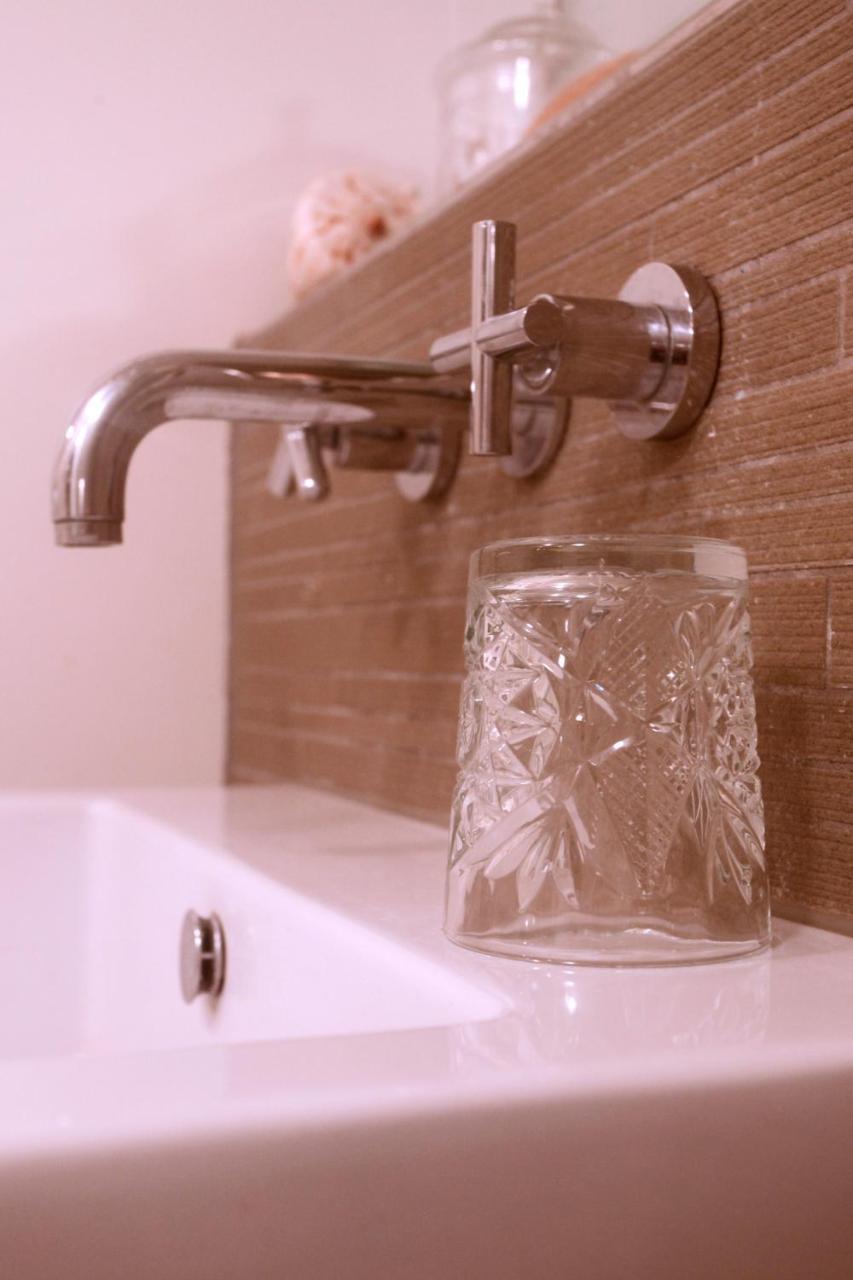 Cozy Canal Studio (Adults Only) 2