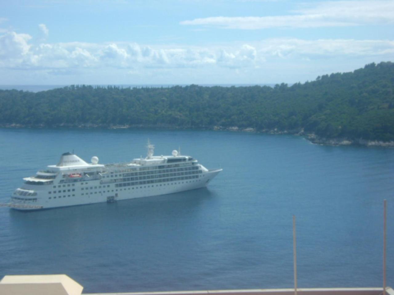 Studio Andrea (Adults Only) 2