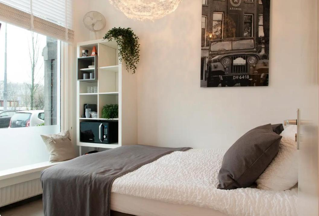 Lovely Small Apartment in 'De Pijp'