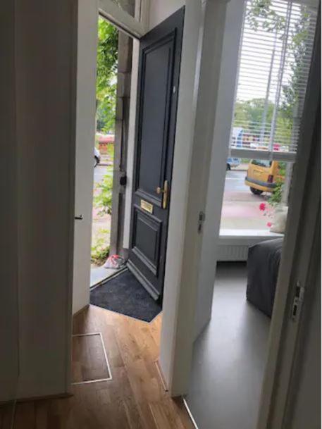 Lovely Small Apartment in 'De Pijp' 2