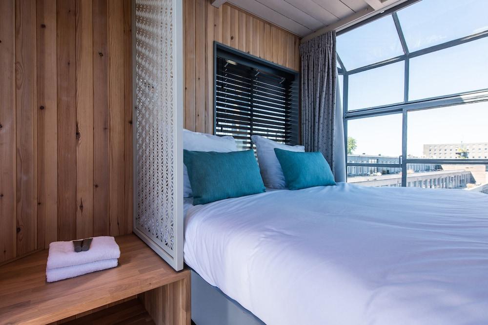 Amsterdam the Crane by Yays (Adults only) 1