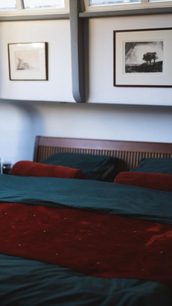 Amsterdam Center - Houseboat B&B by Captain Ricard (Adults Only) 1