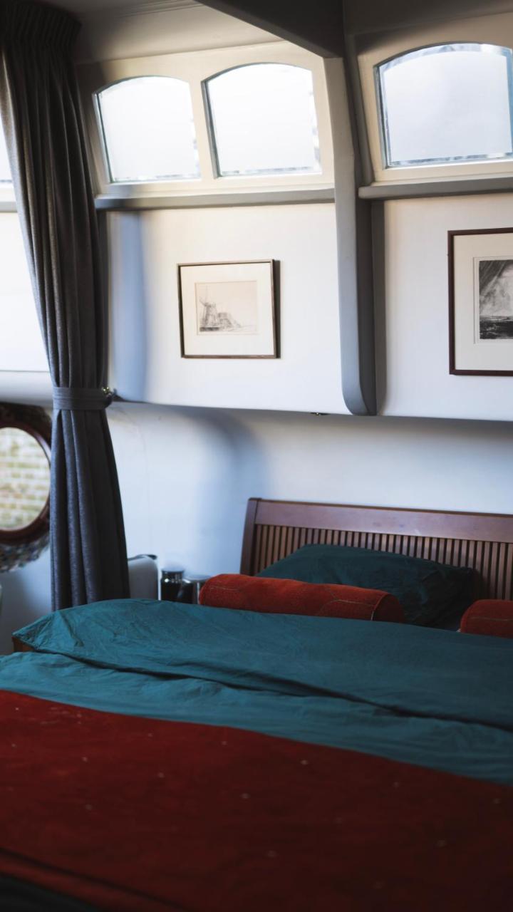 Amsterdam Center - Houseboat B&B by Captain Ricard (Adults Only) 2