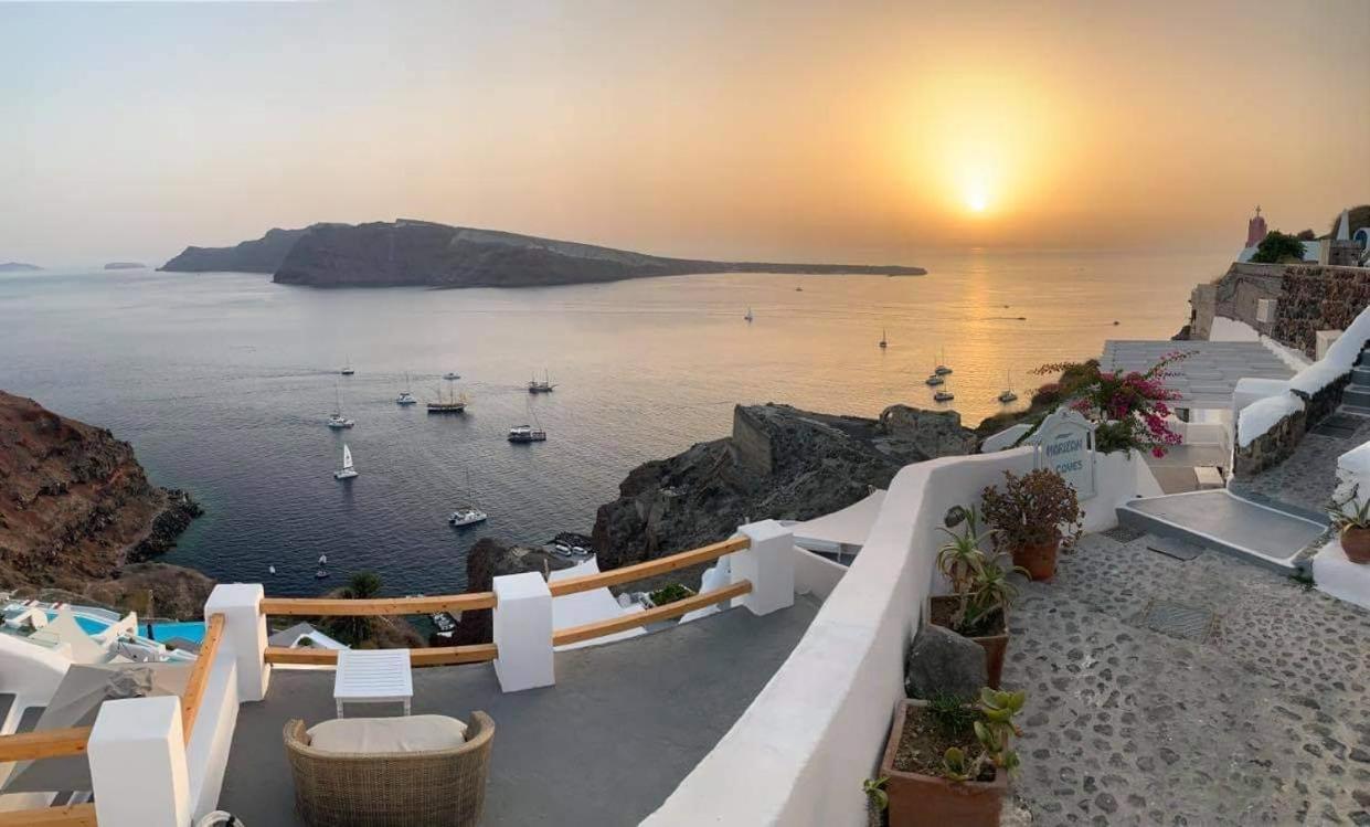 Lioyerma Cave Villa with Private Outdoor Hot Tub