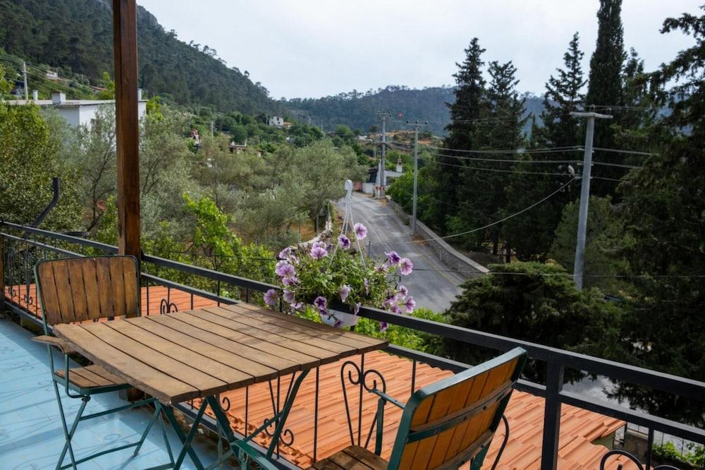 Flat 5 Km To Beach with a View in Marmaris 2