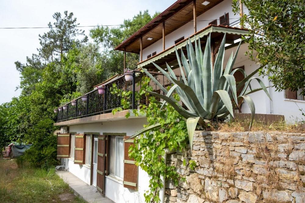 Flat 5 Km To Beach with a View in Marmaris