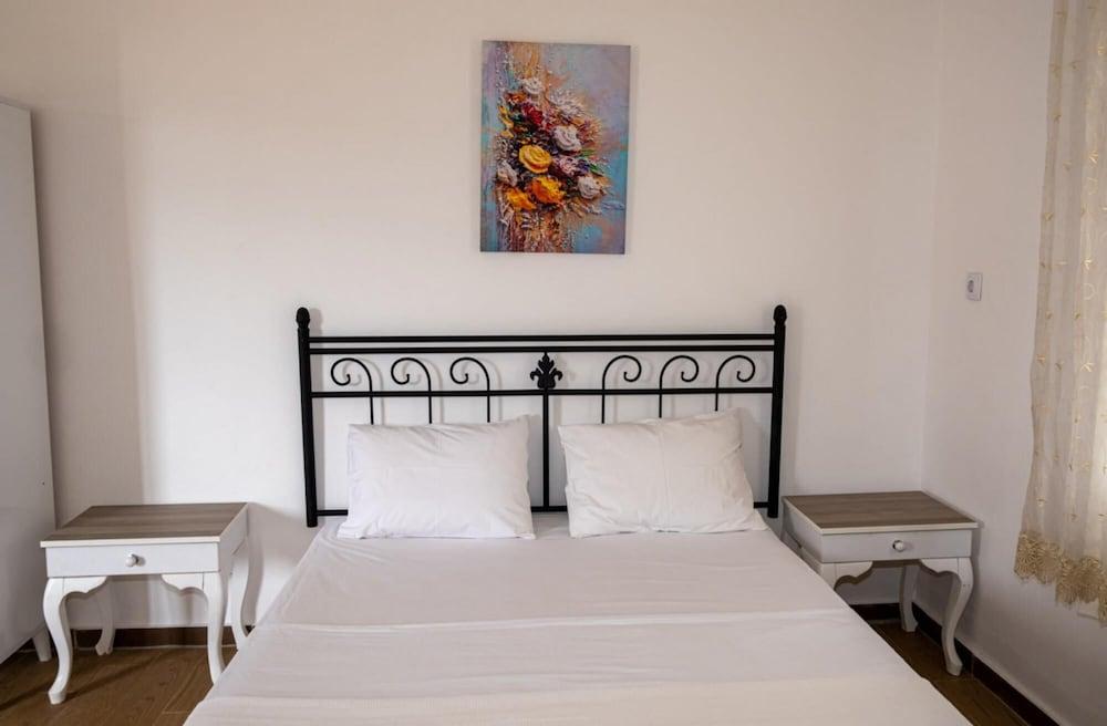 Flat 5 Km To Beach with a View in Marmaris 1