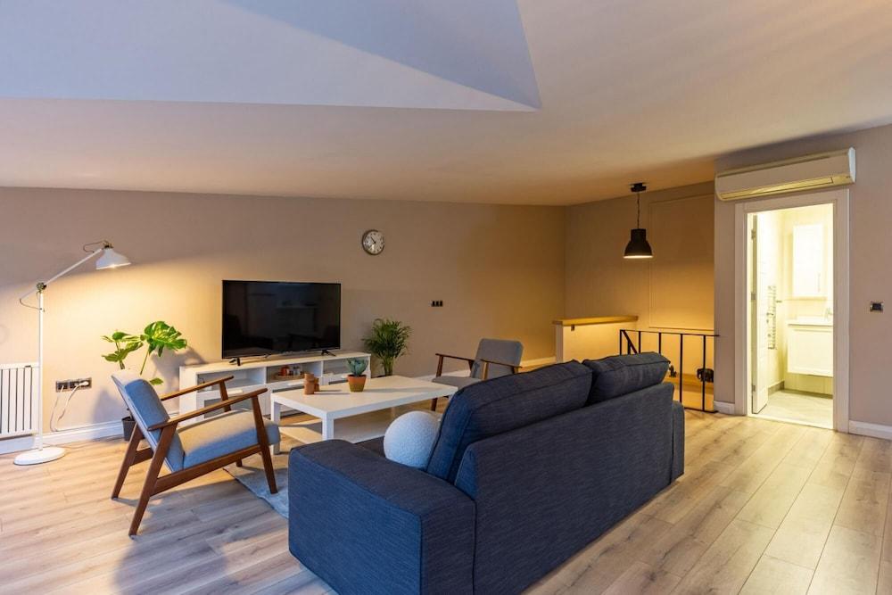 Exceptional Flat with Galata Tower View in Beyoglu 2