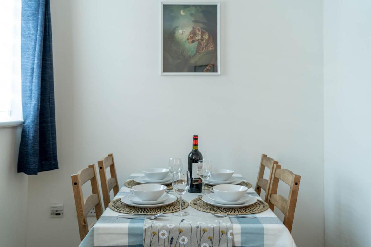 2 Bedroom Flat Near London Excel