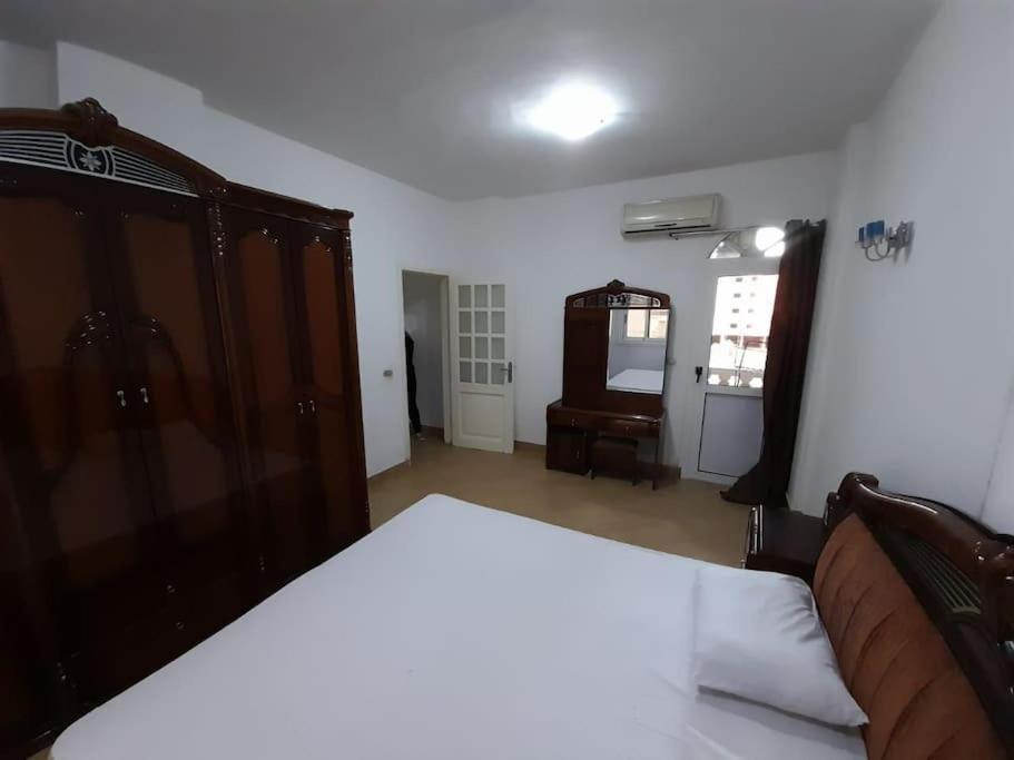 Cozy 2 Bedroom in Alkawser Metro