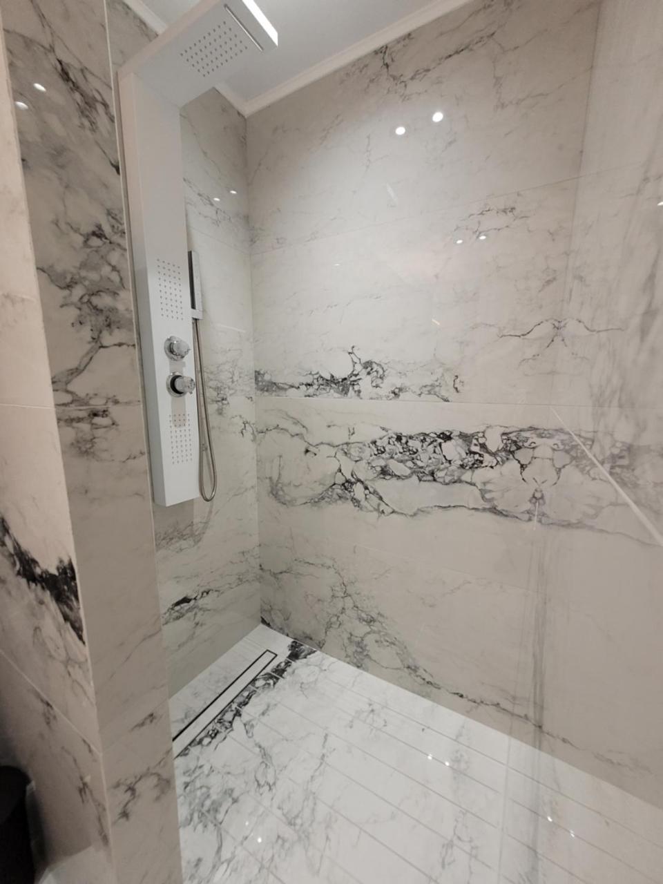 Menta Lux Apartment Sea View 1