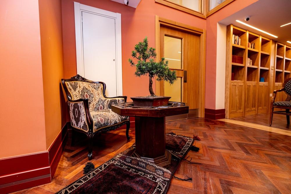 Limehouse Library Hotel