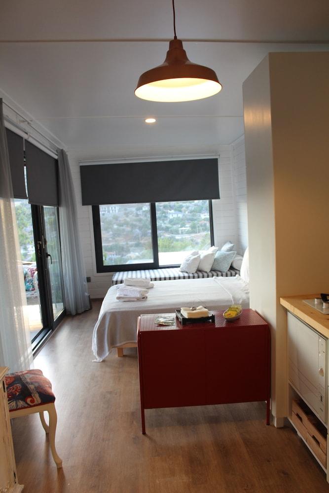 Valentina Tiny House with Sea View 2