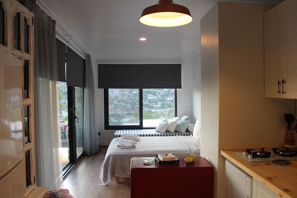 Valentina Tiny House with Sea View 1