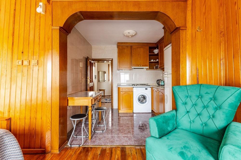 Cozy 1 1 Flat with Sea View in Beyoglu 1