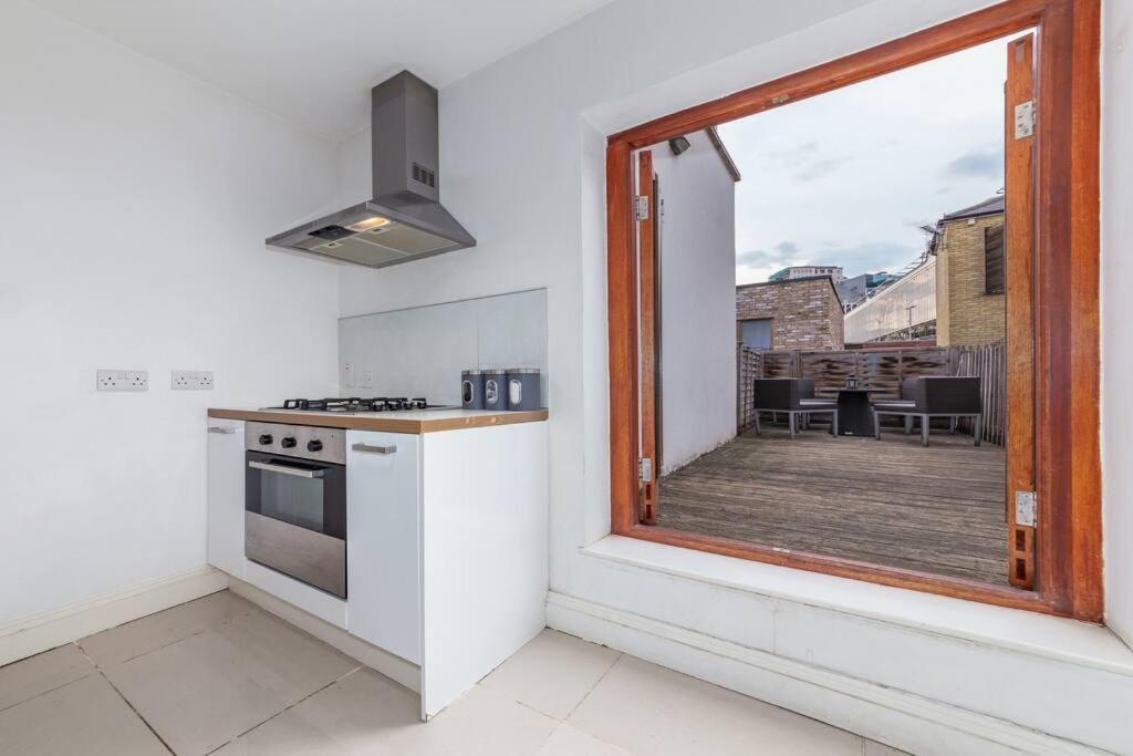 Lovely 2 Bed with with Private Patio London Eye 2