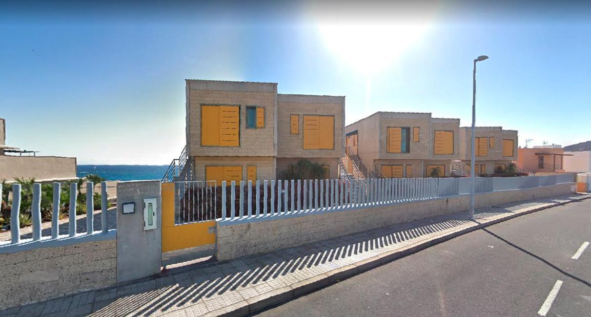 Medano Surf Beach Holiday Home by Sunkeyrents 1