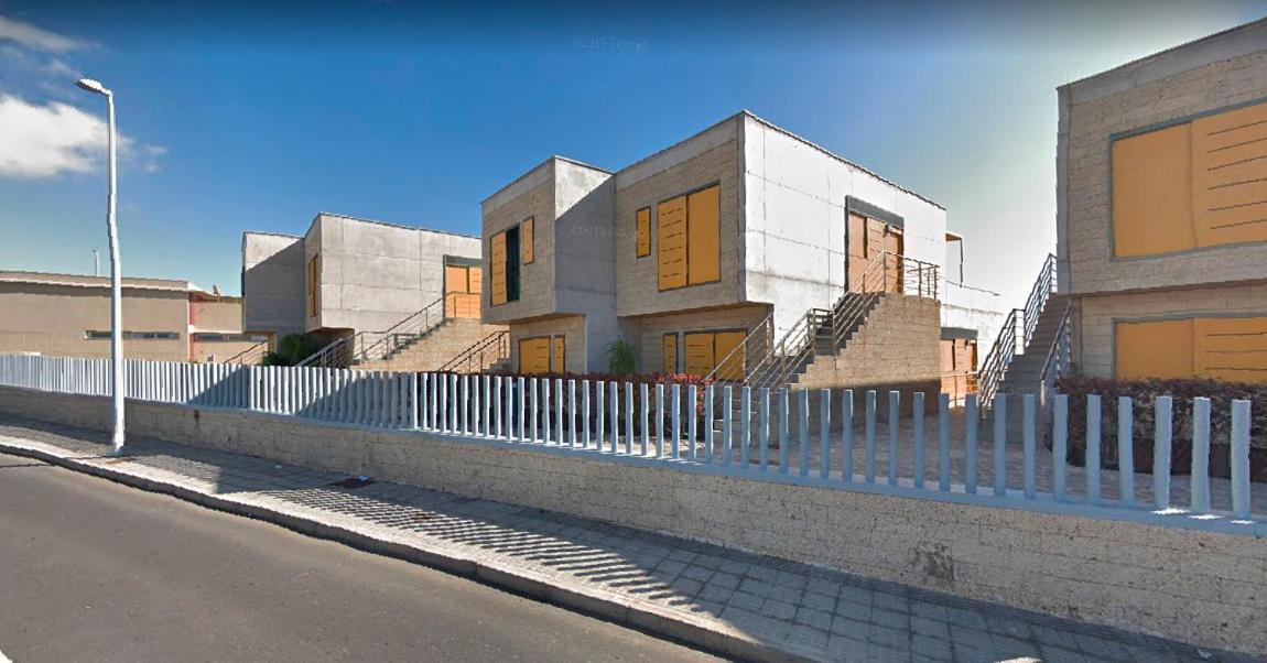 Medano Surf Beach Holiday Home by Sunkeyrents 2